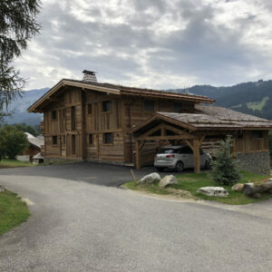 Vue de la route du Chalet Traditionnel À Megève