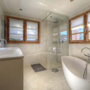 Salle de bain du Chalet Traditionnel À Megève