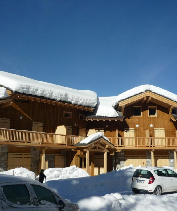 Vue extérieur en neigé des Plan du RDC des 12 logements de montagne à Pralognan-la-Vanoise