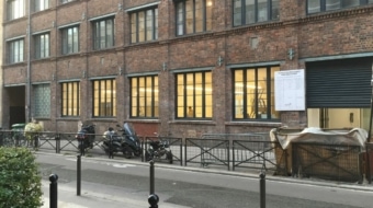Extérieur des bureaux associatifs dans un bâtiment existant à Paris