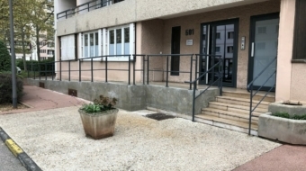 Local de kinésithérapie avec rampe d’accès à Caluire-et-Cuire
