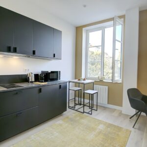 5 logements minimalistes au centre-ville d’Ecully